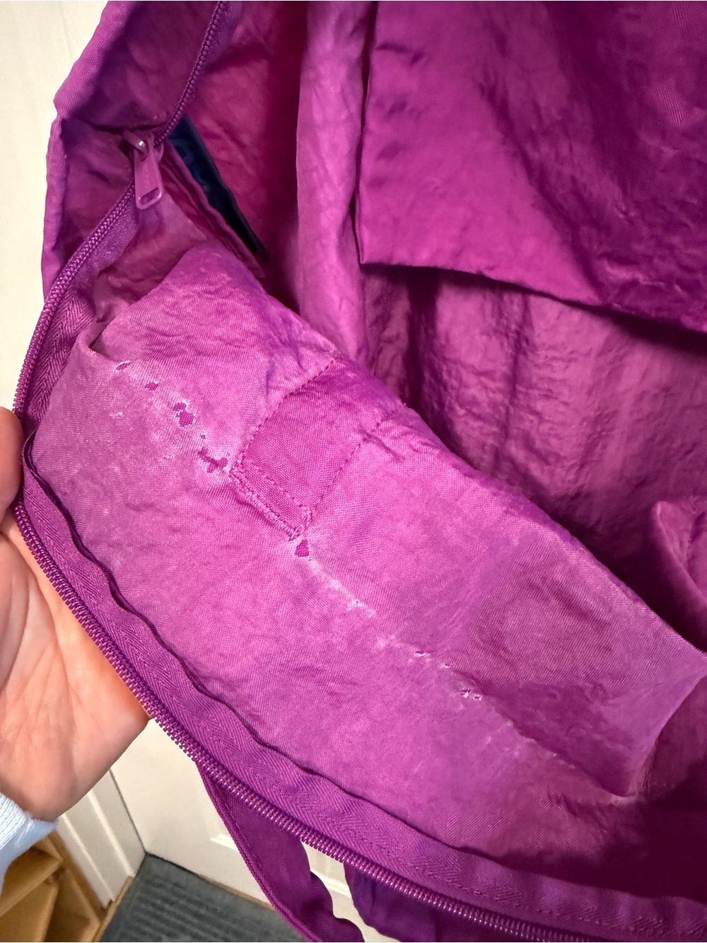 BAGGU Cloud Travel bag in Orchid - Picture 4 of 10